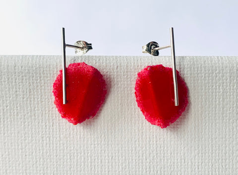 Dust Fold Stud raspberry