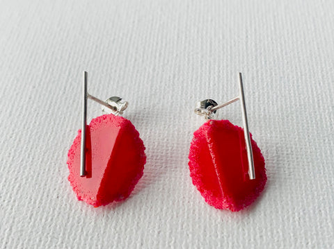 Dust Fold Stud raspberry