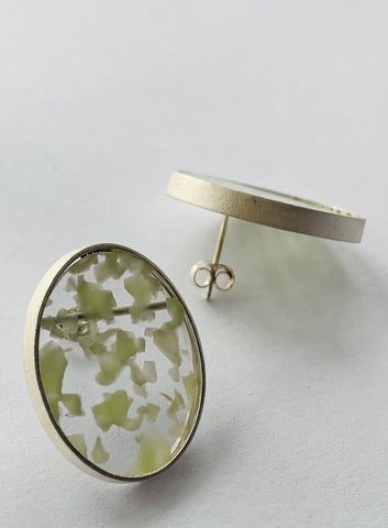 Oval Granule Stud pistachio/grey