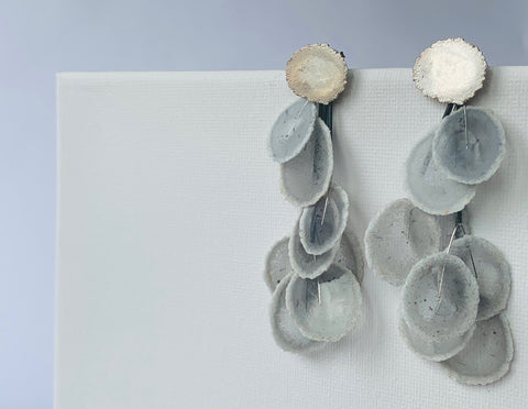 Cluster Dust Drops pale greys