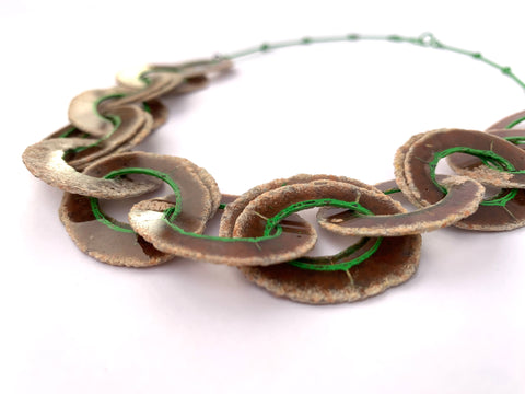 Dust Chain - Brown/Green