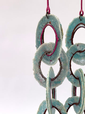 Dust Chain - Duck Egg / Fushia