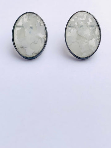 Oval Granule Stud Sorbet/Grey