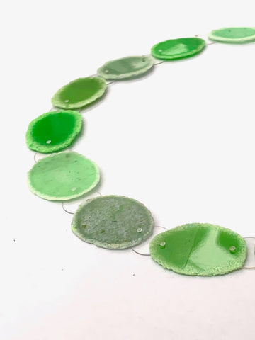 Contrast Dust Necklace Green