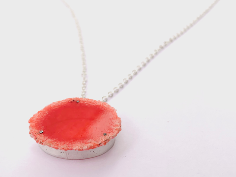 Boxy Dust Pendant - Red