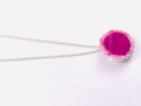Boxy Dust Pendant - Fushia