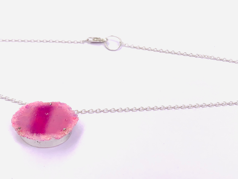 Boxy Dust Pendant - Fushia