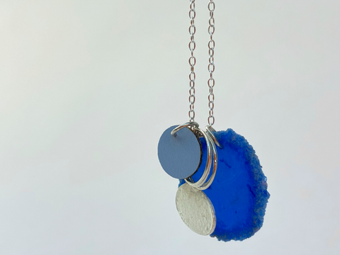 Cluster Dust Pendant - Electric Blue/Powder