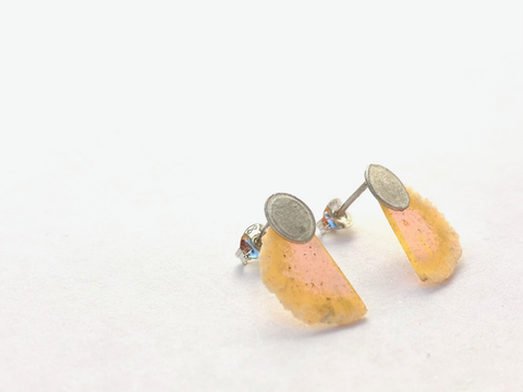Dust Studs - Peach