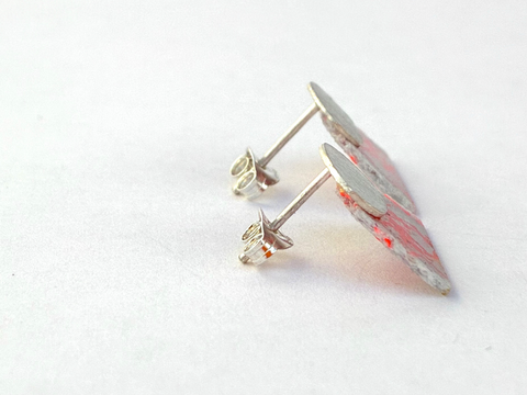 Mini Dust Stud - Pale Grey/Neon Red