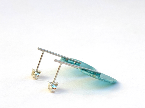 Linear Dust Stud - Blue/Green