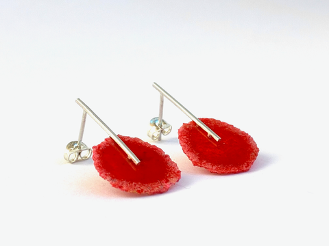 Linear Dust Stud - red