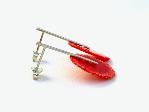 Linear Dust Stud - red