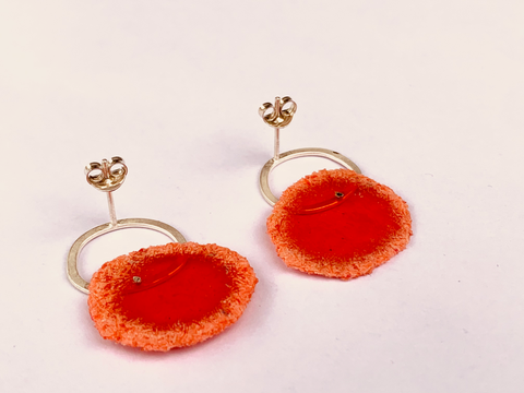 Dust Loop Studs - Red